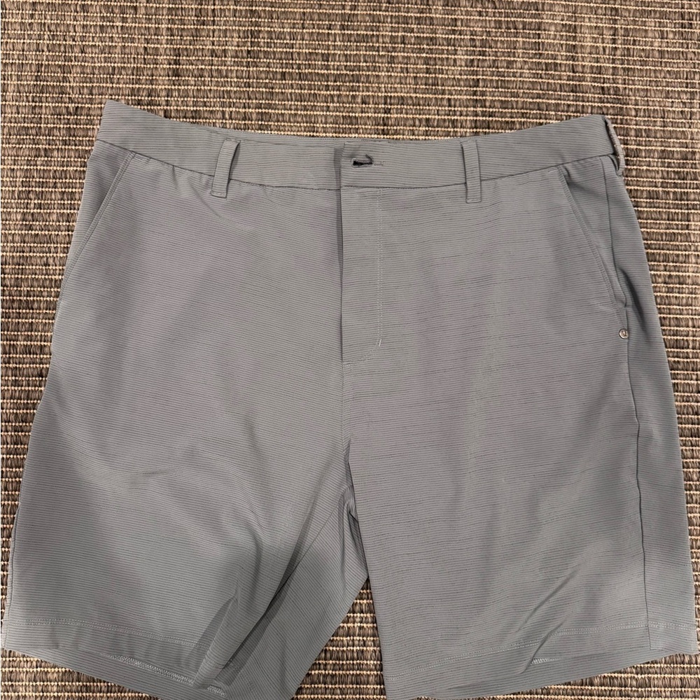 Vuori  Men's Meta Shorts